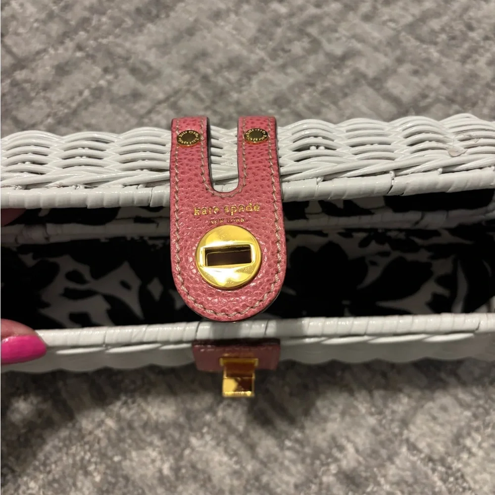 Kate Spade White Wicker Clutch with Gold Hardware - Picture 6 of 9